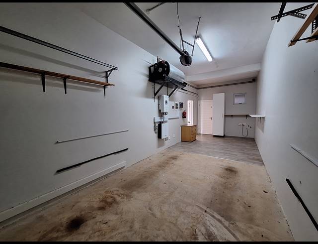 2 BEDROOM SIMPLEX TO LET IN KINDLEWOOD ESTATE